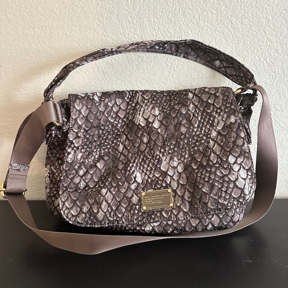 Marc Jacobs Adjustable Strap Animal Print Crossbody Handbag - Picture 15 of 15